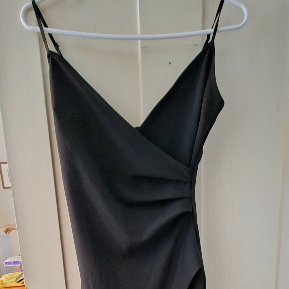 Windsor black long dress w/ split leg